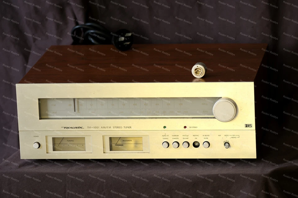 Realistic TM-1001 AM/FM Stereo Tuner